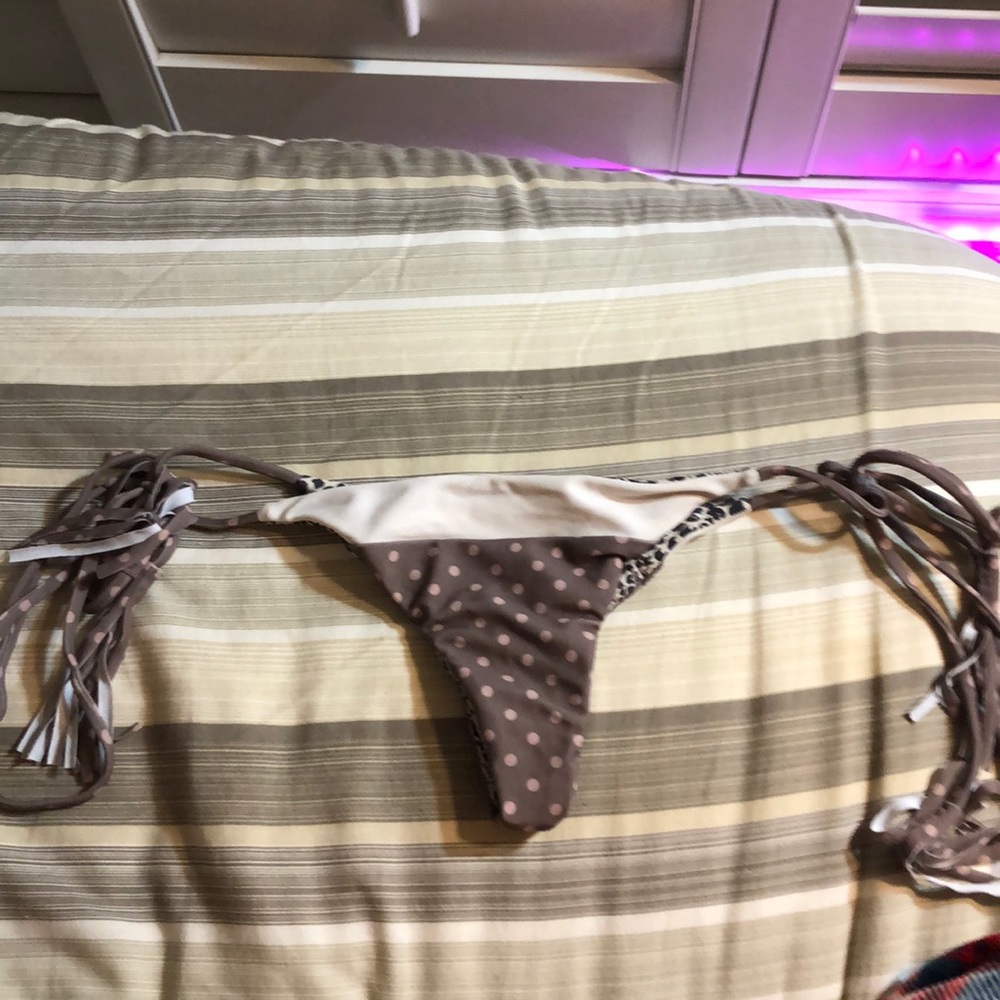 Bikini bottoms